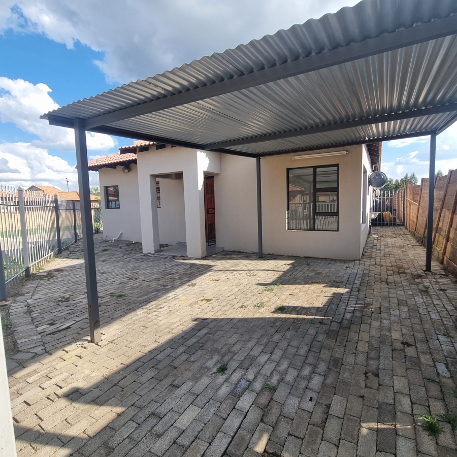 4 Bedroom Property for Sale in Melodie North West